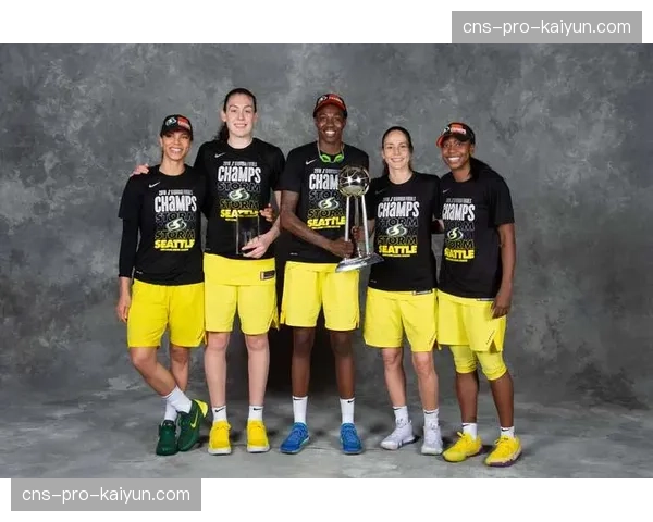 季前赛揭幕：纽约自由人主场85-78力克康涅狄格太阳，斯图尔特砍下24分